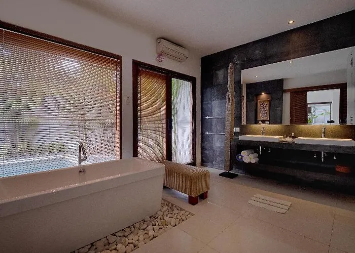 Hotel Kutus Kutus *