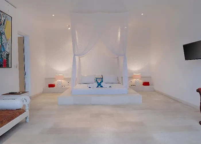 Hotel Kutus Kutus *